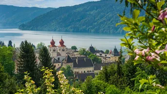 Expose "Villa Seeblick" - Großzügiges Zuhause mit atemberaubenden See- und Bergblick