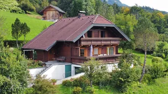 Expose Charmantes Holzblockhaus mit Panoramablick auf Dachstein &amp; Hallstättersee - ZWEITWOHNSITZ möglich