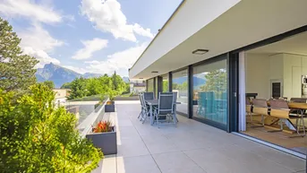Expose Haus im Haus auf 3 Ebenen - mit Lift verbunden / Luxuriös &amp; großzügig Wohnen mit Traumblick und Privatsphäre über dem Traunsee