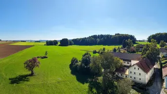 Expose Landwirtschaftliches Anwesen für Reitanlage, Tierhaltung oder Tierklinik. Hofensemble - Tradition bewahren / Zukunft gestalten