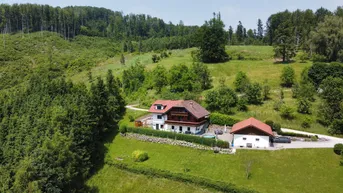 Expose Landhaus in idyllischer Alleinlage - mit herrlichem Bergblick
