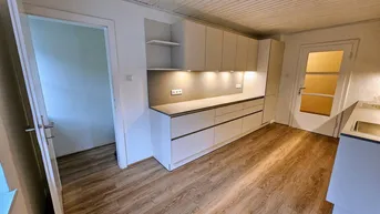 Expose Charmante 3-Zimmer Altbauwohnung mit Balkon und Carport