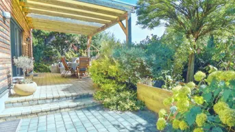 Expose Einfamilienhaus mit Pool und unverbaubarem Fernblick