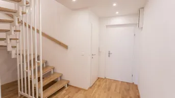 Expose Einzigartige 2 Zimmer Maisonette-Eigentumswohnung im Herzen Hietzings zu verkaufen! Inkl. KFZ-Stellplatz in Tiefgarage &amp; Terrasse mit traumhaftem Ausblick! PROVISIONSFREI!!