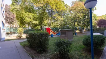 Expose Umgeben von gepflegtem Grün - Kernsanierte 3 Zimmer Eigentumswohnung in moderner und Penzinger Lage - provisionsfrei zu verkaufen!