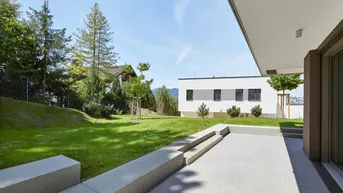 Expose Herrliches FAMILY HOME - GRÜNE LAGE - RANDLAGE - GARTEN - parzieller Blick auf Schloss Ort