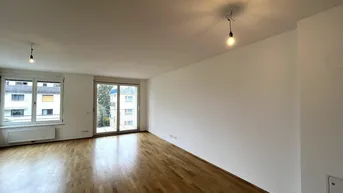 Expose Wunderschöne, helle 4-Zimmer Wohnung mit zwei Balkonen und Klimageräten in allen Wohnräumen