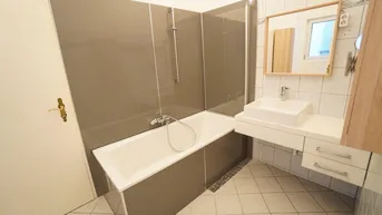 Expose Altbau mit Charme und Substanz – 2,5-Zimmer-Wohnung