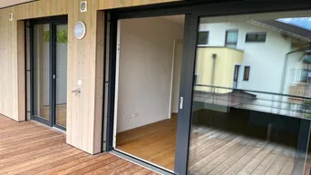 Expose Moderne 2-Zimmer-Mietwohnung mit Tiefgaragenplatz, Lift und großem Balkon in Piesendorf