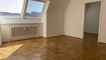 Expose Sehr helle 2-Zimmer-Dachgeschoss-Wohnung mit Weitblick!