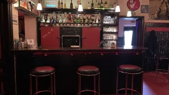 Expose LOKALTIPP IN BADEN BEI WIEN: Übernahme einer traditionsträchtigen Bar mit kompletter Ausstattung!
