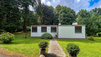 Expose Wohnen mitten im Schlosspark Seebenstein, mit Pool und Tennisplätzen, nahe bei Wien