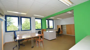 Expose Helles Büro inklusive Lagerfläche