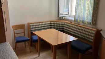 Expose Attraktive 4-Zimmer-Wohnung mit Loggia &amp; Tiefgaragenplatz - Wohnen in der "Kleinstadt im Grünen"