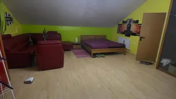 Expose Haus, große Halle + 20 Parkplätze mit sehr großem Potenzial. auch für Bauträger. Privat,r