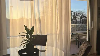 Expose Möblierte 2-Zimmer-Wohnung mit großem Balkon in ruhiger Lage zu vermieten