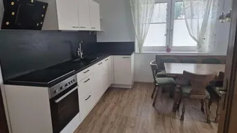 Expose Charmante Erdgeschosswohnung (teilmöbliert) mit 78 m² und großem eigenem Garten