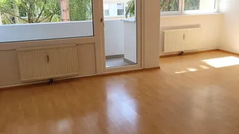 Expose Sonnige 3-Zimmer Wohnung in Klosterneuburg-neuwertig renoviert, mit Balkon und Parkplatz-Warmmiete!