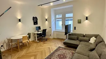 Expose Provisionsfrei: Exklusive 2-Zimmer-Altbauwohnung mit Balkon &amp; Design-Sanierung