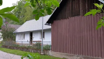 Expose Kleines Landhaus in ruhiger Ortsrandlage mit viel Potential und Charme.