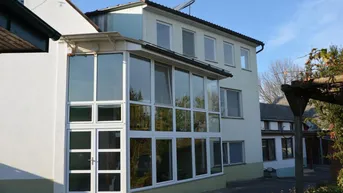 Expose Viel Platz - viele Möglichkeiten - großes Haus mit 3 Garagen - Großfamilien sehr willkommen!!