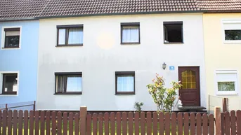 Expose Charmantes Reihenhaus mit zwei Wohneinheiten und großem Garten in zentraler Lage!