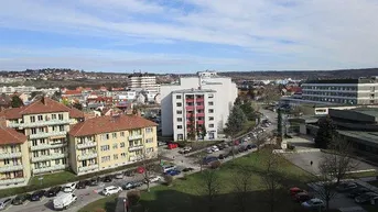 Expose Helle Wohnung im letzten Liftstock, 3 er WG geeignet in Kremser Top Lage