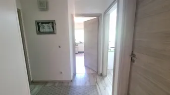 Expose Neuer Preis! 4-Zimmer DG Wohnung in Henndorf mit 2 PP und 2 Kellern
