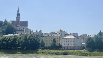 Expose Historisches Stadthaus mit gediegener und kunstvoller Einrichtung