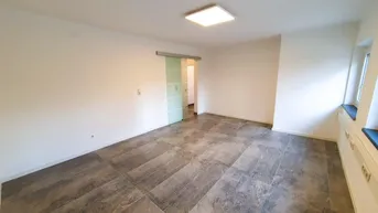 Expose Gewerbehalle mit großer Freifläche und optionalem Büro in top Lage