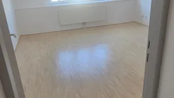 Expose Helle großzügige 96 m2 Maisonette im Dachgeschoß in ruhiger Lage