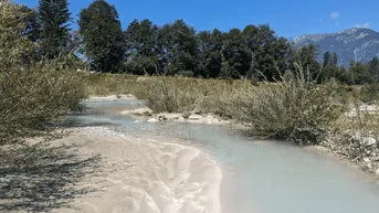 Expose Großes Baugrundstück direkt am Fluss 