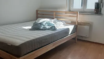 Expose Möbliertes 15m² Zimmer in zentraler Lage (Altbau)