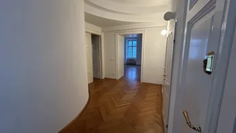 Expose Exklusive Stadtwohnung mit 3 Zimmern - 116m² in zentraler Lage