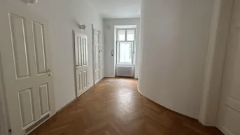 Expose Exklusive Stadtwohnung mit 3 Zimmern - 116m² in zentraler Lage