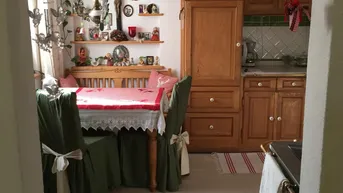 Expose Günstiges und geräumiges Einfamilienhaus mit sieben Zimmern und EBK in Hof bei Salzburg