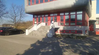 Expose Maklerfrei 20m2 und 27m2 Büro - inkl. Parkplatz