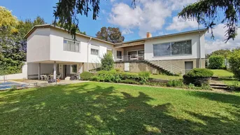 Expose DB Immobilien | Einzigartiger Bungalow mit großzügigem (Bau-) Grundstück und Pool zu verkaufen!