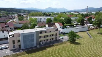 Expose Erstbezug! Barrierefreie 3 Zimmer Wohnung mit eigenem Gartenabteil, Balkon und Stellplatz! Betriebskosten INKLUSIVE Heizkosten!