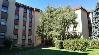 Expose hell und ruhig, 4 Zimmer Wohnung mit XL Balkon &amp; Tiefgarage provisionsfrei, Miete 3 Jahre fix