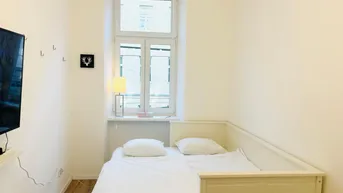 Expose Minimalistische, schön möblierte Wohnung, Kurzzeitvermietung. Ab September.