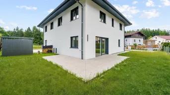 Expose ERSTBEZUG – STILVOLLE DOPPELHAUSHÄLFTE MIT GARTEN UND TERRASSE IN BÜRMOOS