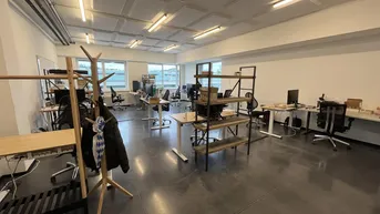 Expose Moderne Bürofläche mit Besprechungsraum und Küche
