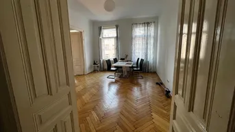 Expose Zimmer in 2er-Mädels-WG frei – Ich suche DICH!