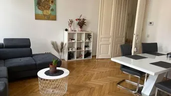 Expose Zimmer in 2er-Mädels-WG frei!
