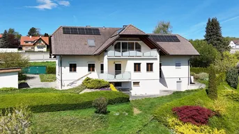 Freistehendes Einfamilienhaus mit Photovoltaikanlage, gepflegtem Garten und weitem Blick.
