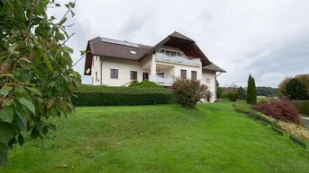 Expose Großzügiges Ein- bis Zweifamilienhaus mit Fernblick, Loggia &amp; PV-Anlage