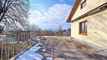 Expose Großzügiges, ruhiges Ein- bis Zweifamilienhaus mit herrlicher Aussicht und viel Gestaltungspotential in St. Peter