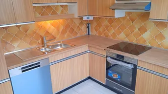 Expose hofseitige 3 Zimmer-Wohnung in zentraler Lage nahe U1