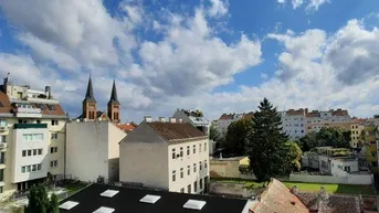 Expose voll möblierte DG-Wohnung zur Kurzzeitmiete
